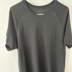 Lululemon black metal tee (large)